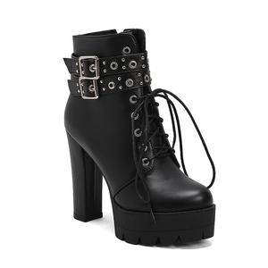 WETKISS vendita a buon mercato <span class=keywords><strong>con</strong></span> <span class=keywords><strong>cerniera</strong></span> <span class=keywords><strong>laterale</strong></span> nero Punk scarpe <span class=keywords><strong>con</strong></span> tacco alto <span class=keywords><strong>con</strong></span> punta tonda stivaletti <span class=keywords><strong>con</strong></span> plateau <span class=keywords><strong>con</strong></span> fibbie - Product Image 1