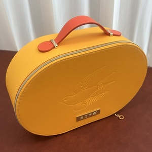 Boîte cadeau ovale en cuir PU jaune, étui de rangement portable à motif <span class=keywords><strong>hirondelle</strong></span> en relief, valise <span class=keywords><strong>d</strong></span>'emballage <span class=keywords><strong>nid</strong></span> <span class=keywords><strong>d</strong></span>'oiseau avec poignée - Product Image 6
