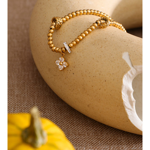 JINYOU 4728 Bracciale in Acciaio Inossidabile con Perline Dorate e Charm Floreale in Zirconia Cubica, Gioiello alla Moda per Vendita all'Ingrosso - Product Image 3