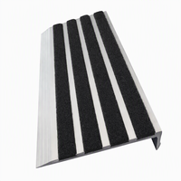 Profilé d'escalier antidérapant jaune de sécurité pour usage intensif, bande de protection métallique abrasive pour marches d'escalier, usage commercial extérieur