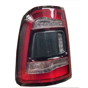Feu arrière gauche neuf pour Dodge <span class=keywords><strong>Ram</strong></span> <span class=keywords><strong>1500</strong></span> (2019-2024), référence OE 68262532A, noir avec lentille rouge - Product Image 1