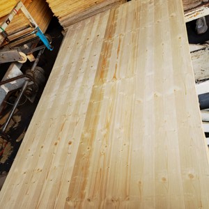 Panneaux de coffrage en <span class=keywords><strong>bois</strong></span> de <span class=keywords><strong>sapin</strong></span> jaune à trois couches E1 500x2000mm modernes et personnalisés pour la construction en béton - Product Image 4