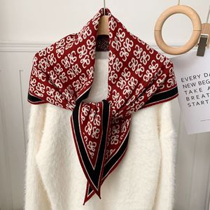 Herfst Winter Mode Nieuwe Vrouwen Sjaal 160*95Cm Polyester Jacquard Gebreide Driehoek Sjaal Veelzijdige Vrouwen Sjaal - Product Image 6