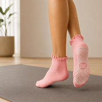 Chaussettes de yoga antidérapantes en coton respirant de haute qualité avec logo personnalisé, chaussettes de Pilates pour femmes, chaussettes de yoga à volants