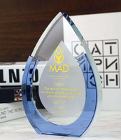 Médaille de trophée en cristal créative classique impression de découpe finition polie conception de goutte d'eau personnalisée pour le leadership des employés
