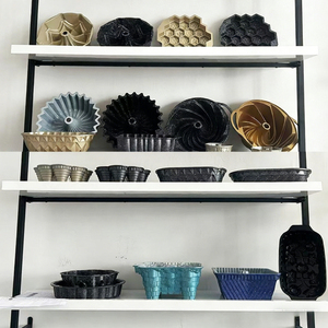 Moule à gâteau en aluminium doré antiadhésif de qualité supérieure, durable, à rainures, pour la pâtisserie à domicile et l'utilisation en cuisine - Product Image 3