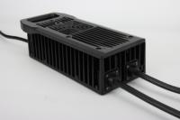 Chargeur de batterie LiFePO4 étanche XP80 IP67 DC 29.2V 25A 800W avec PFC actif intégré pour véhicules électriques et machines de lavage de sols