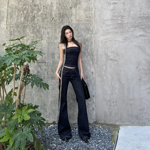Completo coordinato da donna in denim elasticizzato indigo rigido: top corto a fascia e <span class=keywords><strong>jeans</strong></span> a zampa a <span class=keywords><strong>vita</strong></span> <span class=keywords><strong>bassa</strong></span>, vestibilità <span class=keywords><strong>skinny</strong></span>, estivo, all'ingrosso OEM/ODM - Product Image 4
