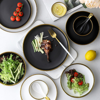 Vente en gros de services de table en céramique mate de luxe avec bord doré, style nordique noir et blanc, bols, assiettes, logo personnalisé, en stock