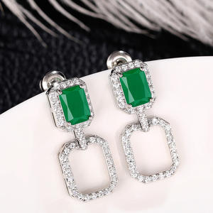 Pendientes Colgantes Bvlgari con Corte Esmeralda, Oro Blanco, Engaste de Diamantes en Bisel, Joyería Geométrica de Lujo para Mujer, Ideal para Fiestas - Product Image 4