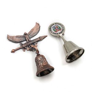 พวงกุญแจโลหะเคลือบอ่อนรูปตัวอักษรแบบกำหนดเองสำหรับโปรโมชั่น - Product Image 1