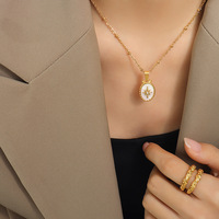 Parure de bijoux en nacre blanche électroplaquée, comprenant un collier et des boucles d'oreilles cerises, avec garniture en dentelle, style frais et élégant