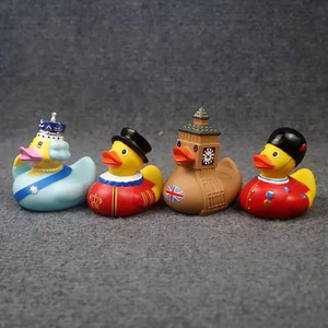 Hàng loạt tùy chỉnh in PVC châu âu phong cách người anh cao su vịt hình bồn tắm đồ chơi với mẫu thiết kế - Product Image 2