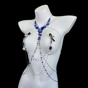 Chaîne de corps sexy BANSEY bleu royal avec pince à téton en pierre précieuse et bijoux de taille, pinces de chatouille, pour festivals et soirées. - Product Image 3