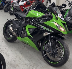 Utilisé pour les Kawasaki ZX-6R, puissantes motos sportives. Motocyclettes d'occasion de haute qualité à vendre - Product Image 5