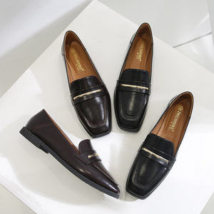 Mocassins à talon épais pour femmes <span class=keywords><strong>Petites</strong></span> <span class=keywords><strong>chaussures</strong></span> en cuir pour femmes Style britannique Semelle plate <span class=keywords><strong>Chaussures</strong></span> simples Grande taille <span class=keywords><strong>Chaussures</strong></span> pour femmes - Product Image 2