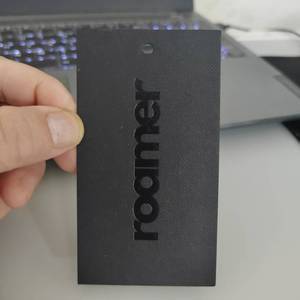 Chất Lượng Hàng Đầu Tùy Chỉnh Sang Trọng Đu May Mặc Hangtags Biểu Tượng Dập Nổi Quần Áo Da Vá Treo Thẻ Cho Quần Áo - Product Image 2