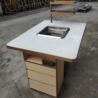 Table de hot pot à induction commerciale pour 4 personnes avec plateau en marbre, table de salle à manger de restaurant sans fumée avec cuisinière à induction intégrée