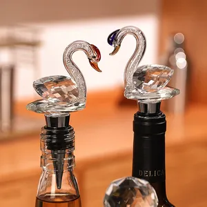 การออกแบบที่กําหนดเองคริสตัล Swan ตุ๊กตาหมีหมีหยุดไวน์ของขวัญแต่งงานสร้างสรรค์ซิลิโคนยางสแตนเลสขวดไวน์ Stopper