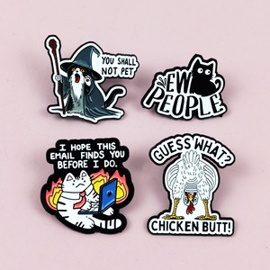 Trâm cài hình mông gà men sứ, hãy đoán xem là gì? Trâm cài hình mông gà hài hước, phù hiệu cài balo, huy hiệu cài áo, trang sức hình thú, quà tặng cho bạn bè - Product Image 1