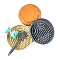 Bol de nourriture pour chien en silicone antidérapant arc-en-ciel avec logo personnalisé Yuye Factory, tapis de léchage pour animaux de compagnie, plateau de puzzle avec ventouse pour chien et chat