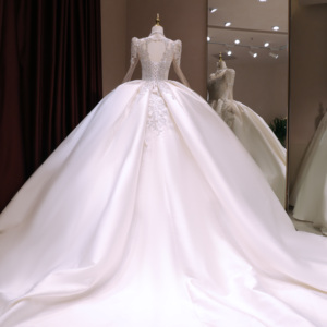 <span class=keywords><strong>Abiti</strong></span> <span class=keywords><strong>da</strong></span> <span class=keywords><strong>Sposa</strong></span> di Lusso Stile Principessa con Collo Alto, Corpetto con Cristalli e Perline, Maniche Lunghe, Sopragonna in Raso, <span class=keywords><strong>Taglie</strong></span> <span class=keywords><strong>Forti</strong></span> - Product Image 3