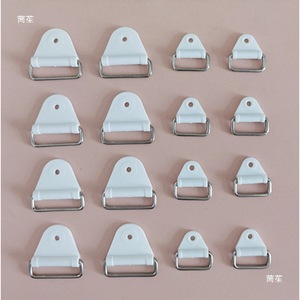 Boucles métalliques de forme triangulaire avec couvercle en plastique blanc pour accessoires de bretelles et d'orthèses - Product Image 5