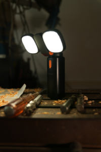 Torcia LED 4-in-1 da 5000mAh IP54 per Campeggio con Treppiede Magnetico Regolabile e 120 Ore di Autonomia - Product Image 3