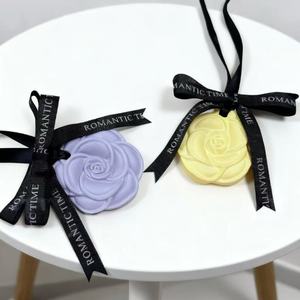 ناشر سيراميك معلق كاميليا للمنزل وإمداد السيارة بالمعطر العطري - Product Image 2