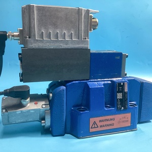 Válvula Direccional Proporcional Original R901395350 4WRLE16W180SJ-4X/MXY/24A1, Tamaño 16, 180L/min, 350 bar en Stock - Product Image 4