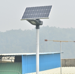 ไฟถนนพลังงานแสงอาทิตย์ 60W LED IP65 กันน้ำ พร้อมเซ็นเซอร์ตรวจจับความเคลื่อนไหว โครงอะลูมิเนียมอัลลอยด์ สำหรับส่องสว่างภายนอกอาคาร แสงสีขาว 5000K แบบที่ 3 - Product Image 4