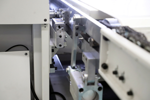 Máy phun sơn tự động cho tủ bếp bằng gỗ thông minh, chất liệu MDF, đạt chứng nhận CE - Product Image 3