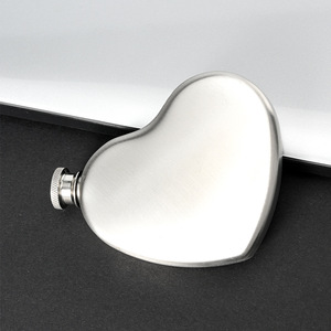 Biểu Tượng Tùy Chỉnh Xách Tay 3Oz <span class=keywords><strong>Mini</strong></span> Hình Trái Tim Thép Không Gỉ Hip <span class=keywords><strong>Flask</strong></span> Túi Nhỏ Rượu Rượu Chai Cho Quà Tặng - Product Image 4