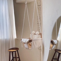Petit hamac suspendu d'intérieur pour bébés balançoire pour bébé avec panier suspendu