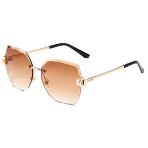 Venta al por mayor 2023 gafas de sol de diseñador unisex <span class=keywords><strong>para</strong></span> hombres marco de metal con <span class=keywords><strong>lentes</strong></span> UV400 - Product Image 2