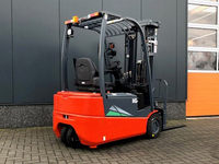 Chariot élévateur électrique à 4 roues de 1,6 tonne, alimenté par batterie au lithium, pour la manutention de matériaux en entrepôt, chariot élévateur contrepoids CPD16
