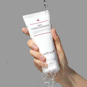 Limpiador Facial en Espuma Roja medicube 120ml, Limpiador Facial Coreano para el Acné, Limpieza Profunda Suave, Desobstruye los Poros, Controla la Grasa, Calma la Piel Propensa al Acné - Product Image 4