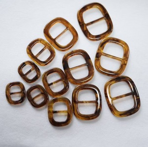 <span class=keywords><strong>Boucle</strong></span> à clip en résine enduite haut de gamme avec design réglable pour vêtements à la <span class=keywords><strong>taille</strong></span> - Product Image 6