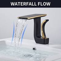 Robinet de lavabo moderne à poignée unique avec bec cascade et mitigeur à poser sur le comptoir pour lavabo de salle de bain