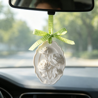 Diffuseur d'huiles essentielles artisanal en céramique en forme de rose, pierre aromatique suspendue pour voiture, armoire et placard
