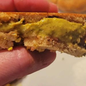 คุกกี้ไวรัลดูไบรส์พิสตาชิโอช็อกโกแลตชิป พร้อ<span class=keywords><strong>ม</strong></span>คาตาอิฟฟ์กรอบ คูนาฟา บิสกิตนุ่มสอดไส้ ขน<span class=keywords><strong>ม</strong></span>พรีเ<span class=keywords><strong>ม</strong></span>ีย<span class=keywords><strong>ม</strong></span> OEM ขายส่ง - Product Image 4