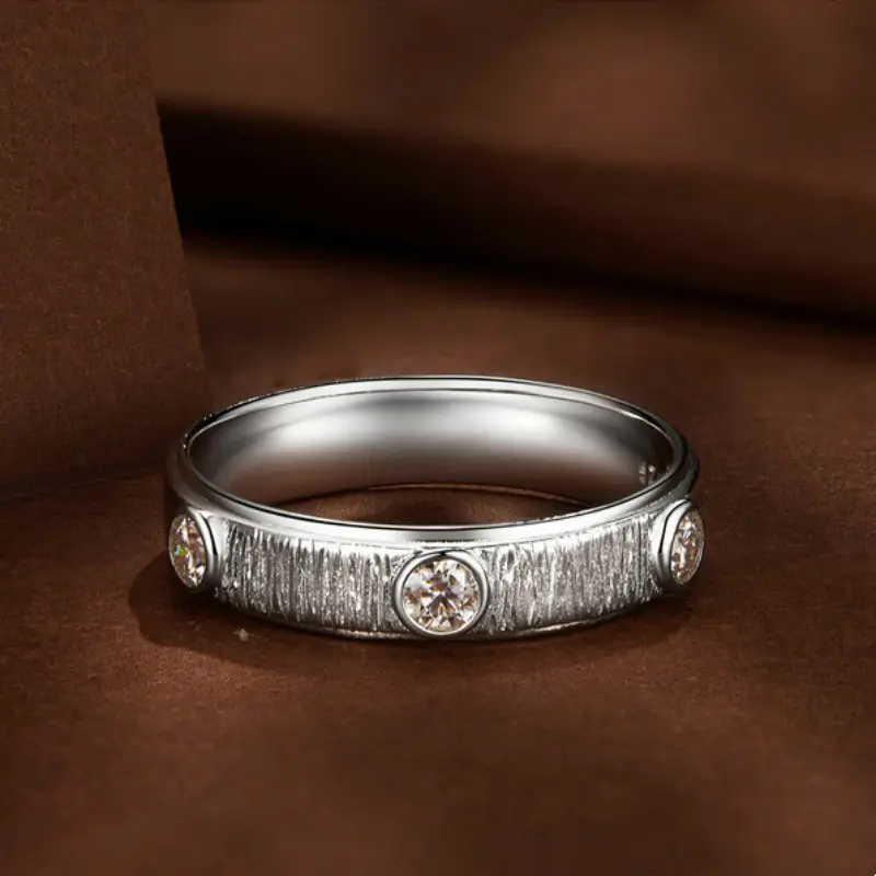 फैशन प्रमाण पत्र के साथ बनावट Mens 925 स्टर्लिंग चांदी Moissanite शादी की अंगूठी