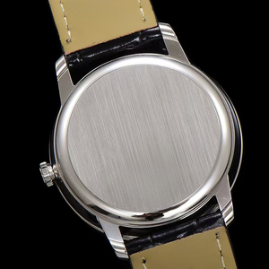 Reloj Mecánico Automático de Diseño Clásico con Esfera Plateada, Reserva de Marcha, Segundero Pequeño, Fecha, Acero 316L y Correa de Cuero Negra - Product Image 4