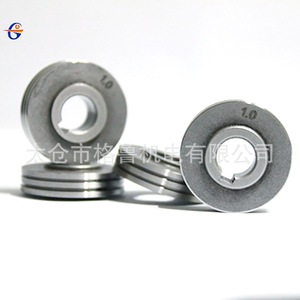 ลูกกลิ้งป้อนลวดกรัมมาเนียม เหล็กขนาด 0.6-1.6 มม. สำหรับเครื่องเชื่อมโอทีซี - Product Image 1