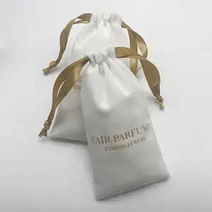 Toptan küçük beyaz büzme ipli kadife çanta özel altın logo baskı kadife parfüm çanta kılıfı