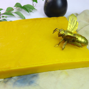 <span class=keywords><strong>Cire</strong></span> <span class=keywords><strong>d</strong></span>'<span class=keywords><strong>abeille</strong></span> <span class=keywords><strong>comestible</strong></span> jaune de grade II du Henan – Matière première en vrac pour cosmétiques, rouges à lèvres, bougies et thérapie - Product Image 5