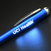 Stylo bille multifonctionnel M006 en plastique avec lumière LED, écran tactile doux, logo personnalisé, encre noire, pointe de 0,7 mm, cadeaux promotionnels