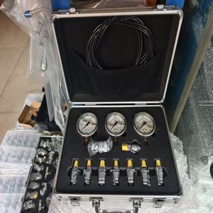 เกจวัดแรงดันน้ำมันไฮดรอลิกดิจิตอลอิเล็กทรอนิกส์ HongWang C80/30MnB สำหรับรถขุด รถดันดิน รถตัก ชุดวัดแรงดันไฮดรอลิก - Product Image 1