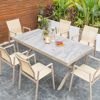 Ensemble de table et de chaises de jardin en aluminium avec plateau en bois plastique télescopique moderne et avancé, résistant à l'eau, pour l'extérieur