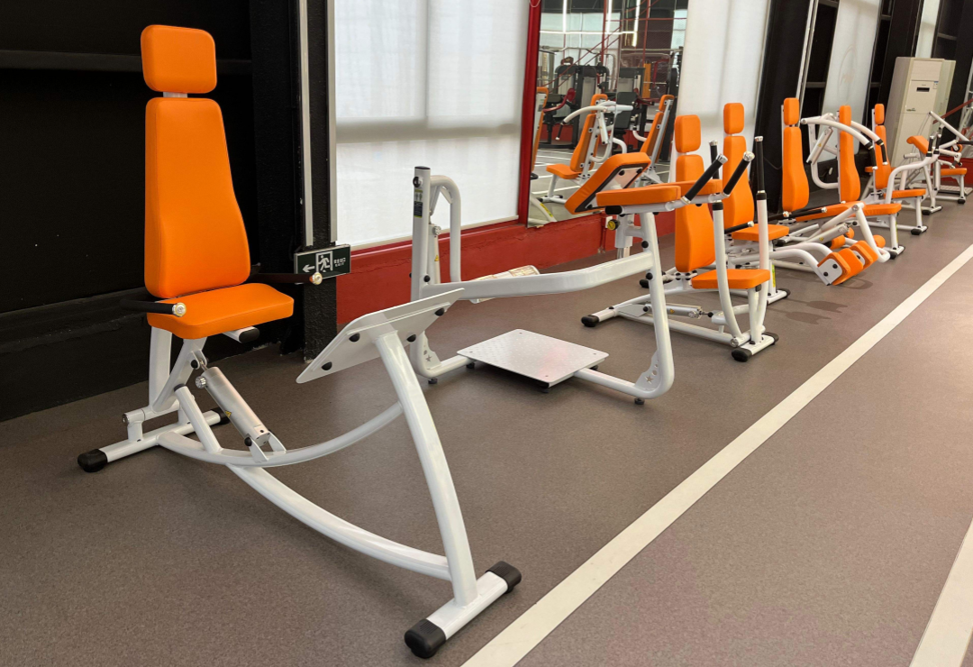 Circuit Fitness Rowing Machine - Planet Fitness Style Hydraulic Resistance